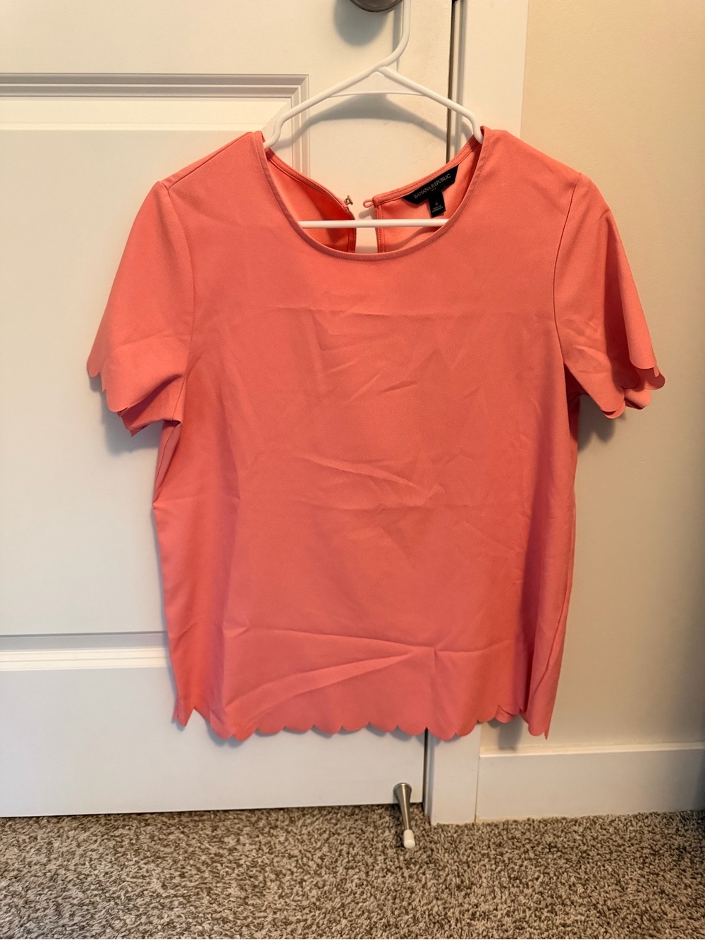 Scallop Hem Short Sleeve Top - Coral